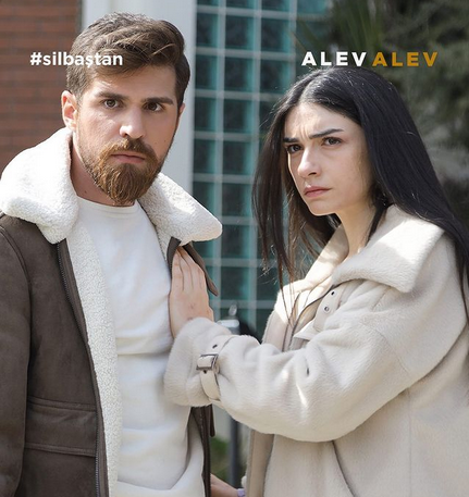 Hazar Ergüçlü și Berker Güven în "Alev Alev" (2020-2021)