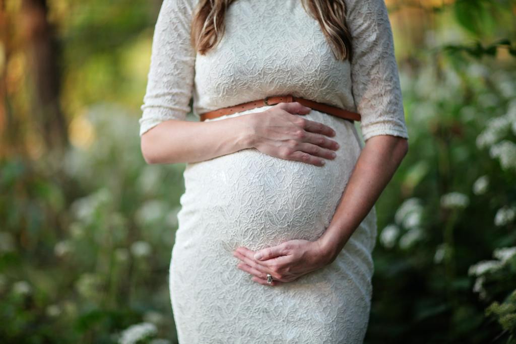 femeie însărcinată